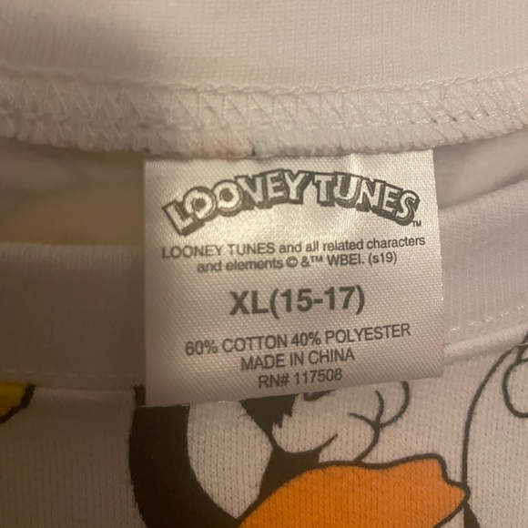 NWT Looney Tunes Sweatshirt Sz S & XL (JR) - Picture 6 of 6